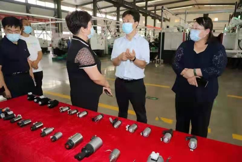又粗又硬插美女毛洞视频安阳市市长高永一行莅临我公司参观调研
